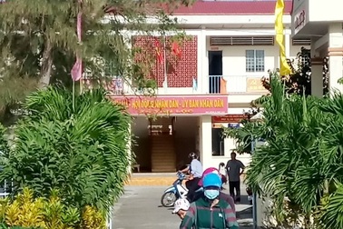 Kỷ luật Trưởng Công an xã xài bằng không hợp pháp