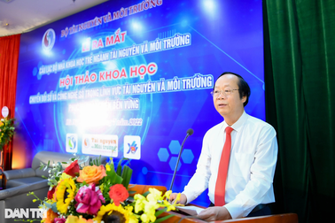 "Chúng ta không thể bứt phá bằng tài nguyên thiên nhiên và lao động giá rẻ"