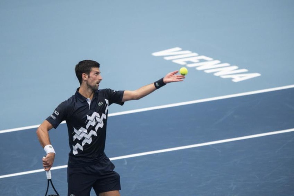 Djokovic thua sốc trước tay vợt hạng 42 ATP - 3 Djokovic thua sốc trước tay vợt hạng 42 ATP - 3