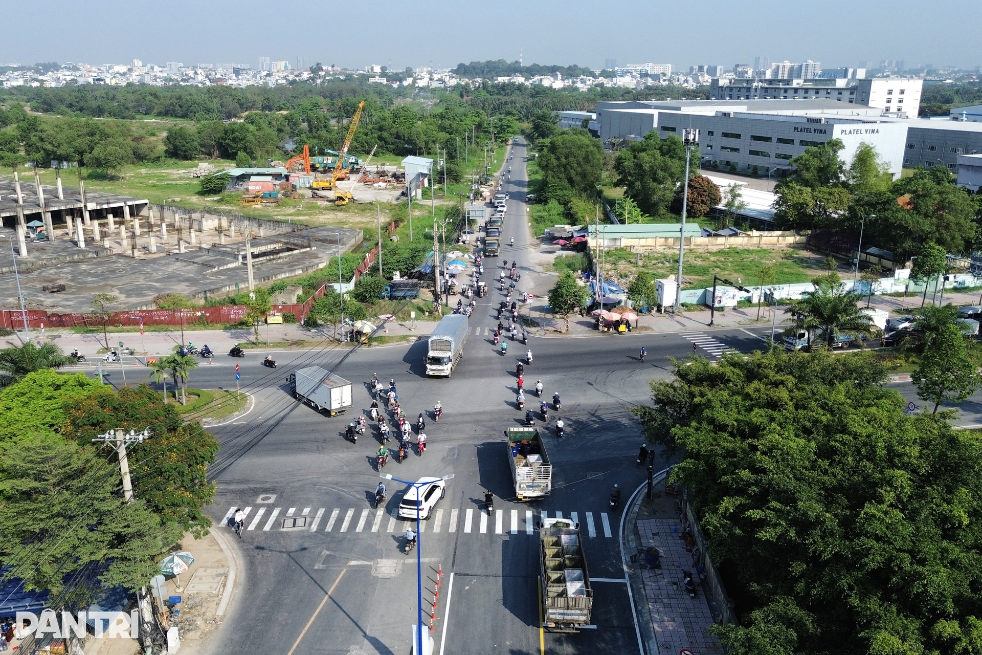 Thông xe một nhánh cầu Tăng Long ở TPHCM, người dân hy vọng hết cảnh kẹt xe - 7 Thông xe một nhánh cầu Tăng Long ở TPHCM, người dân hy vọng hết cảnh kẹt xe - 7