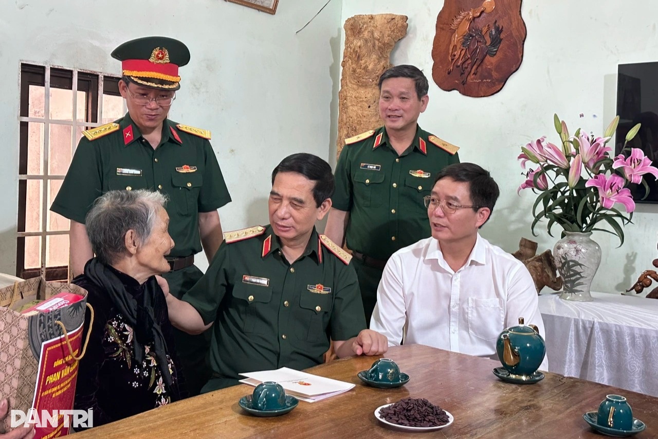 Đại tướng Phan Văn Giang thăm, tặng quà người có công tại Đắk Lắk - 3