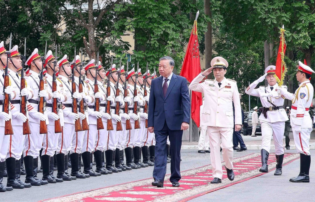 “Ứng dụng mạnh mẽ khoa học công nghệ trong bảo vệ an ninh quốc gia” - 1 “Ứng dụng mạnh mẽ khoa học công nghệ trong bảo vệ an ninh quốc gia” - 1
