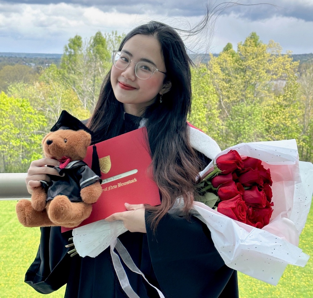 Nữ sinh gốc Huế tốt nghiệp thủ khoa đại học ở Canada với số điểm tuyệt đối - 1 Nữ sinh gốc Huế tốt nghiệp thủ khoa đại học ở Canada với số điểm tuyệt đối - 1