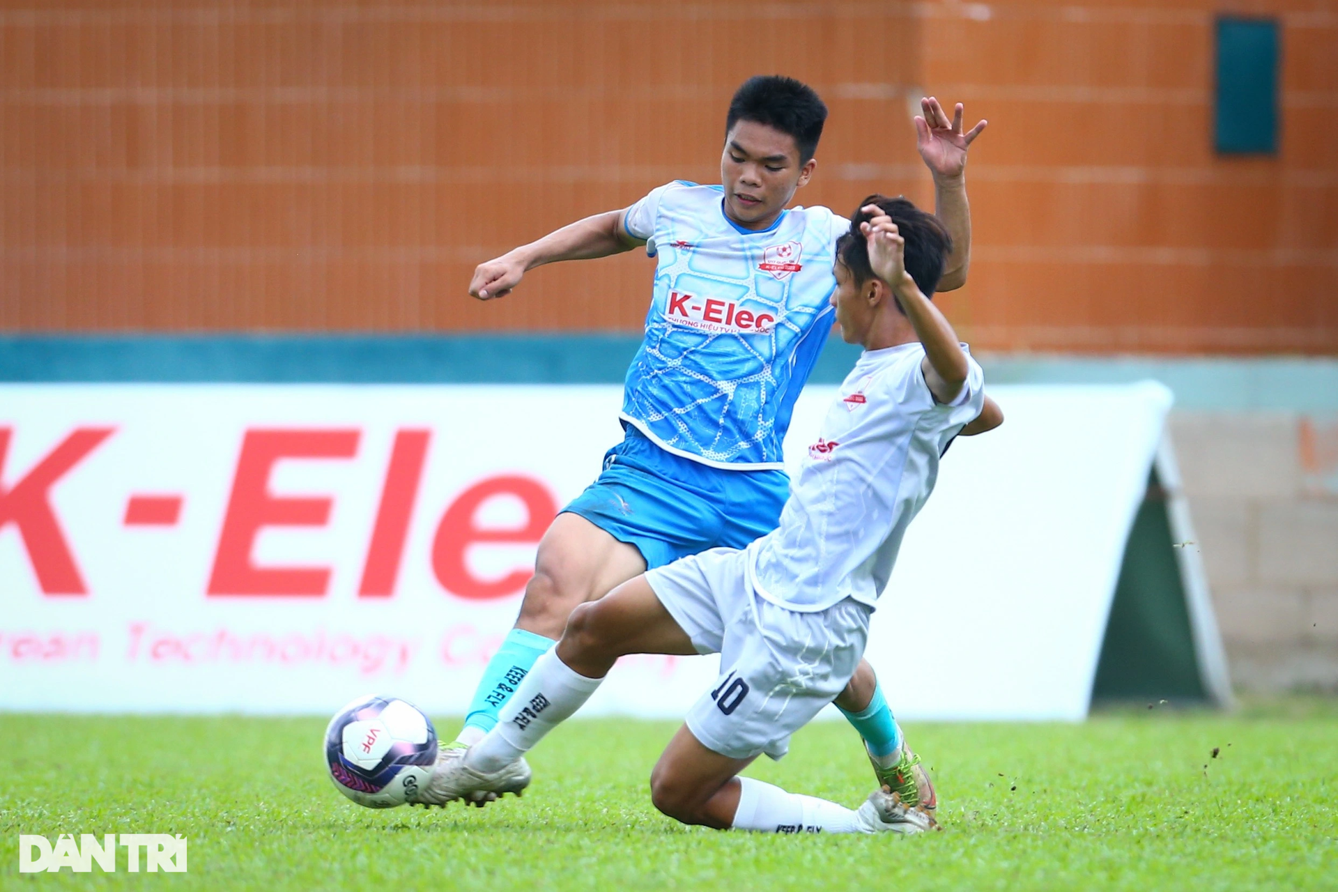 Đánh bại U17 Sài Gòn 2-0, đội U17 PVF lên ngôi vô địch U17 Quốc gia - 3 Đánh bại U17 Sài Gòn 2-0, đội U17 PVF lên ngôi vô địch U17 Quốc gia - 3