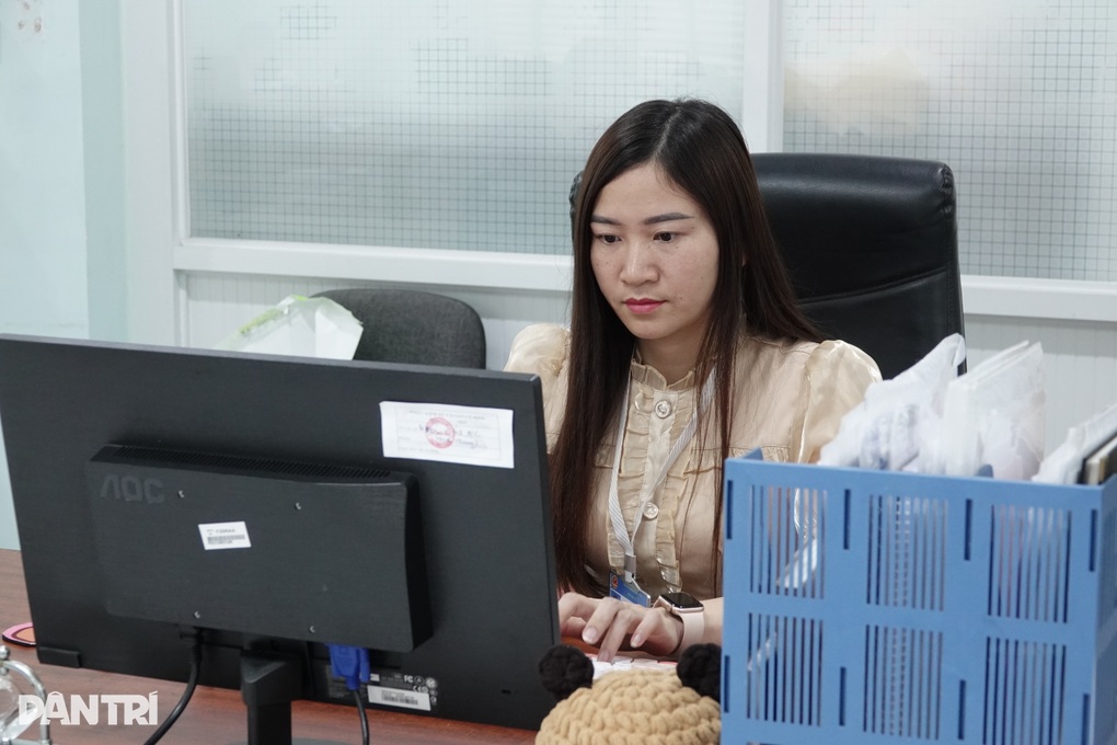 Cho phép viên chức “chân trong, chân ngoài” để xã hội có thêm người tài - 1 Cho phép viên chức “chân trong, chân ngoài” để xã hội có thêm người tài - 1
