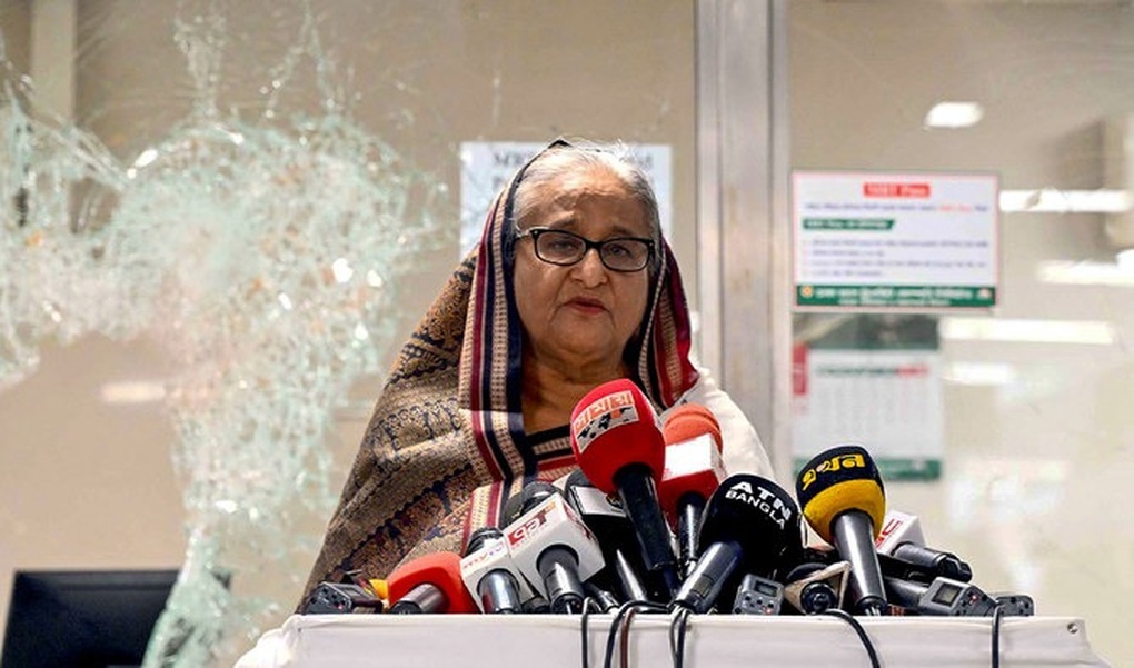 Thủ tướng Bangladesh từ chức, lên trực thăng quân sự rời đất nước - 1 Thủ tướng Bangladesh từ chức, lên trực thăng quân sự rời đất nước - 1