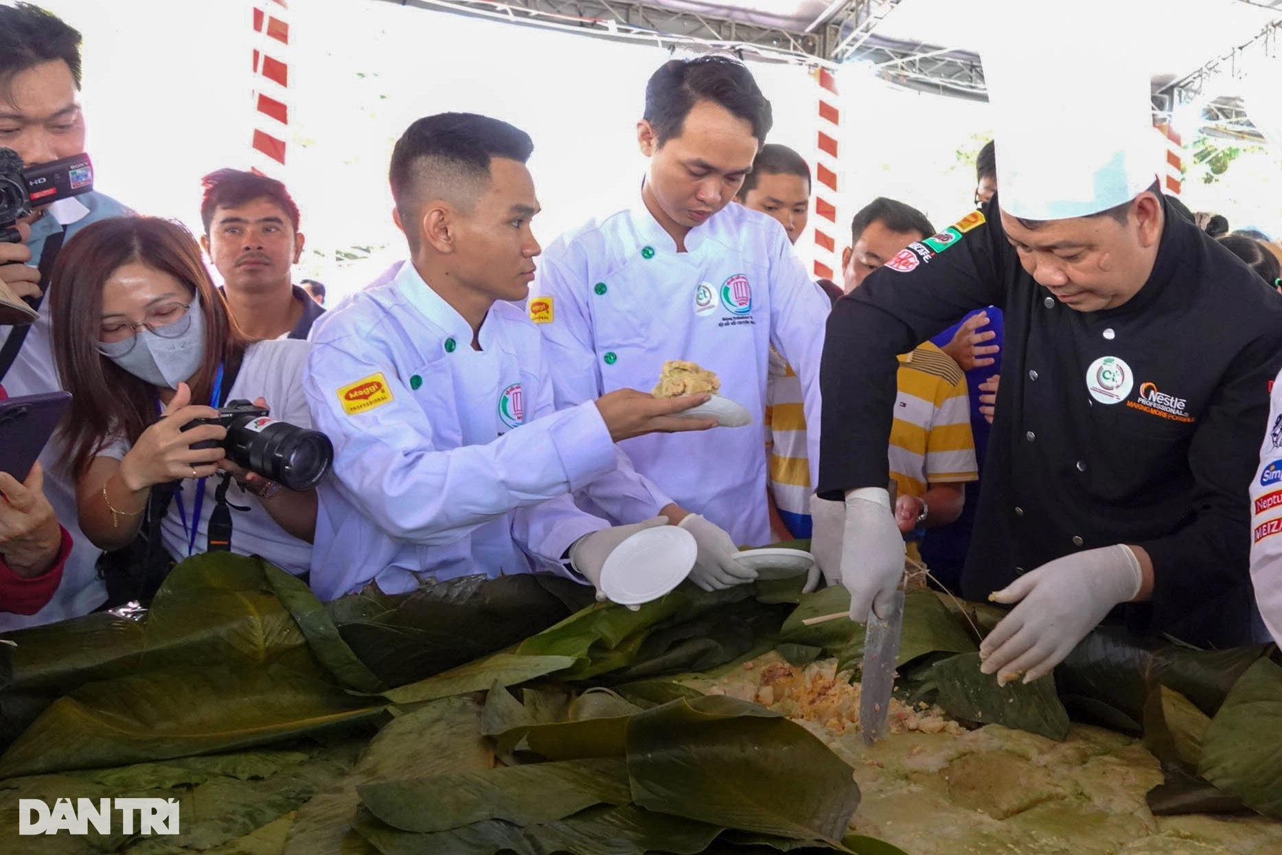Đã mắt - no căng bụng khi tham quan tại lễ hội bánh lớn nhất miền Tây - 9 Đã mắt - no căng bụng khi tham quan tại lễ hội bánh lớn nhất miền Tây - 9