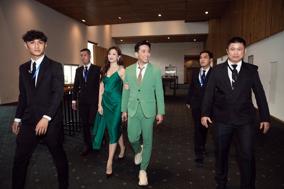 Trấn Thành “cà khịa” khả năng dùng tiếng Việt của Hari Won - 1 Trấn Thành “cà khịa” khả năng dùng tiếng Việt của Hari Won - 1