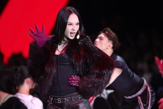 Hoa hậu Mai Phương "lột xác" trở thành ca sĩ, diễn vũ đạo bốc lửa - 3