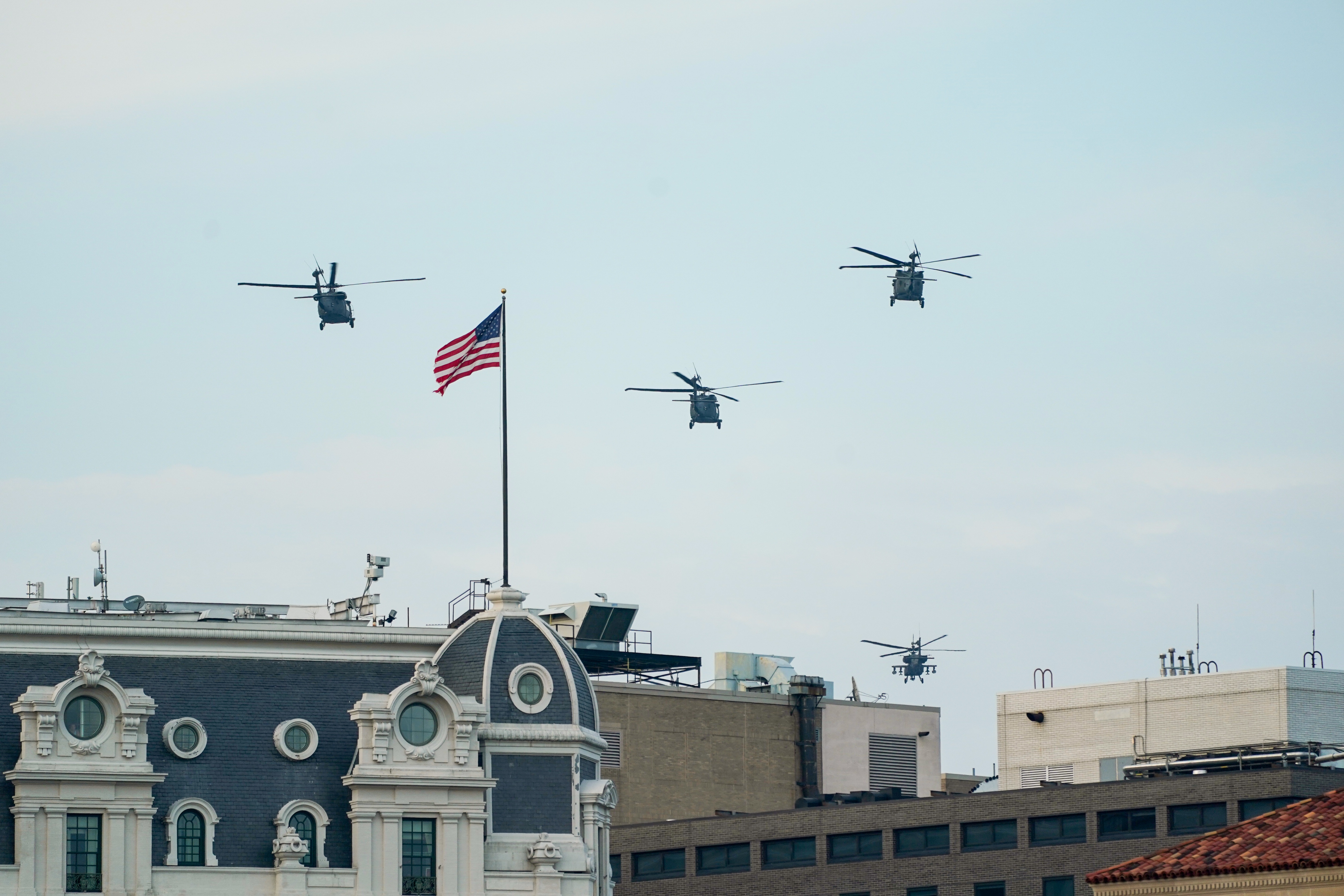 Dàn máy bay quân sự phô diễn sức mạnh mừng quốc khánh Mỹ - 8