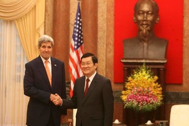 Những hình ảnh đầu tiên của Ngoại trưởng Mỹ John Kerry tại Hà Nội
