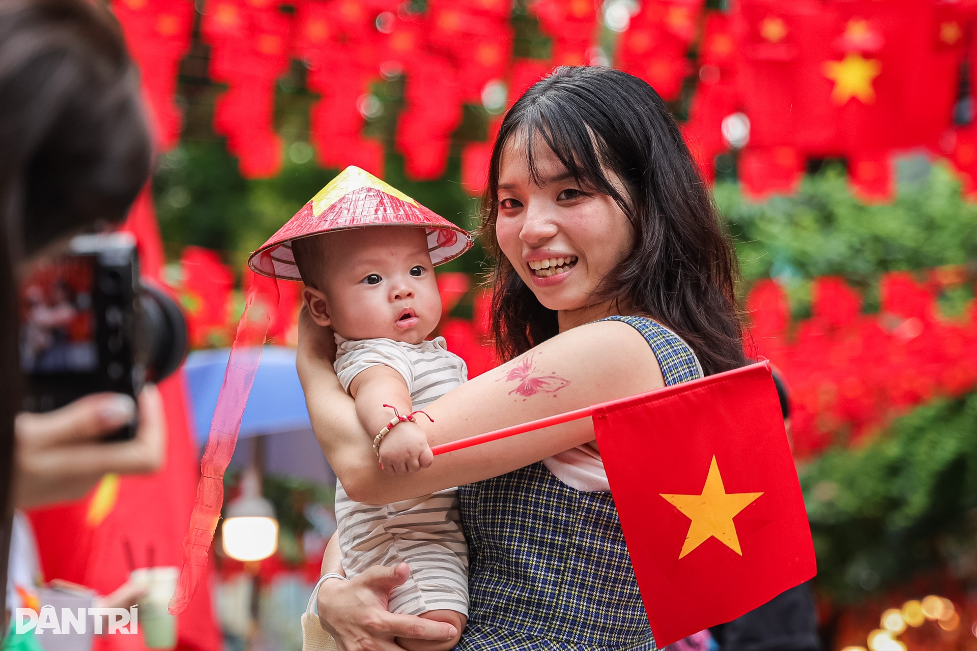 Hà Nội rợp sắc cờ hoa, khách nước ngoài choáng ngợp dịp Quốc khánh 2/9 - 7