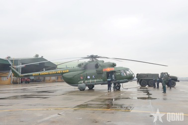 Trực thăng sẵn sàng cất cánh bay cứu hộ, cứu nạn tại Gia Lai, Đắk Lắk