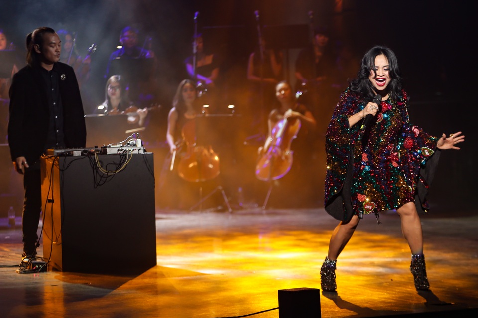 Tùng Dương nhắn nhủ bạn trai bác sĩ của Diva Thanh Lam phải chung thủy - 5 Tùng Dương nhắn nhủ bạn trai bác sĩ của Diva Thanh Lam phải chung thủy - 5