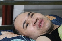 Đêm kinh hoàng ở nước ngoài và tận cùng khốn khổ của gia đình bệnh tật