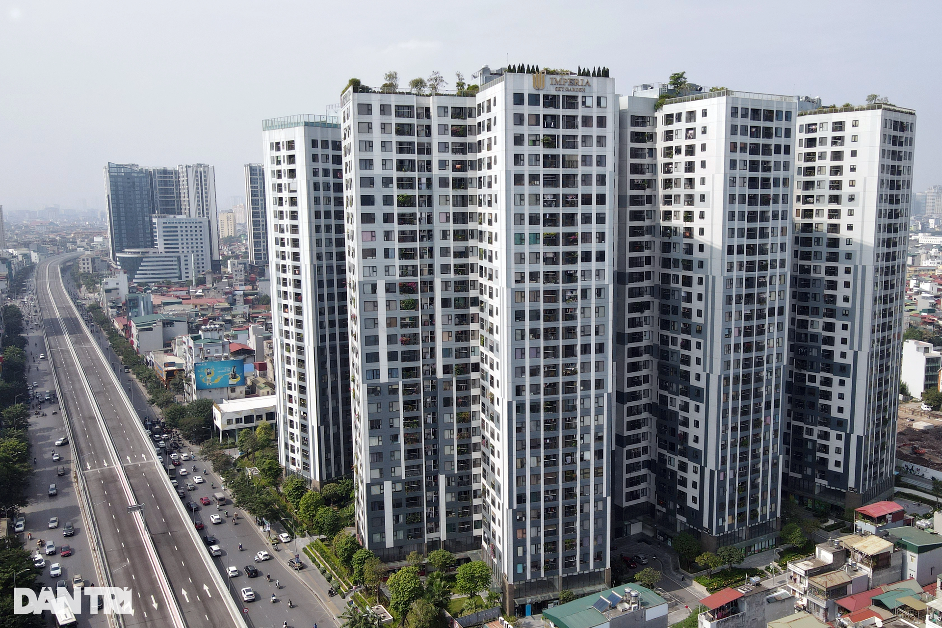 Cao ốc trơ khung hoen gỉ trên đất vàng nhà máy cũ - 13 Cao ốc trơ khung hoen gỉ trên đất vàng nhà máy cũ - 13