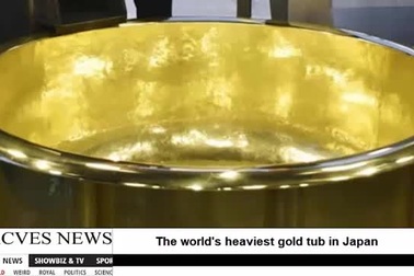 Tắm trong bồn bằng vàng 18 carat trải nghiệm làm “đại gia”