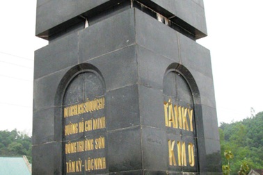 Hoành tráng lễ kỷ niệm 50 năm đường mòn Hồ Chí Minh 