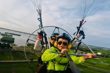 U60 trải nghiệm cảm giác bay du lượn cùng phi công, khám phá Tam Giang