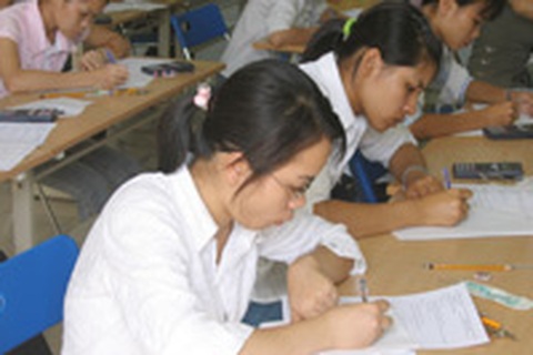 Toán khối D dễ, khối B “khó nhằn”  