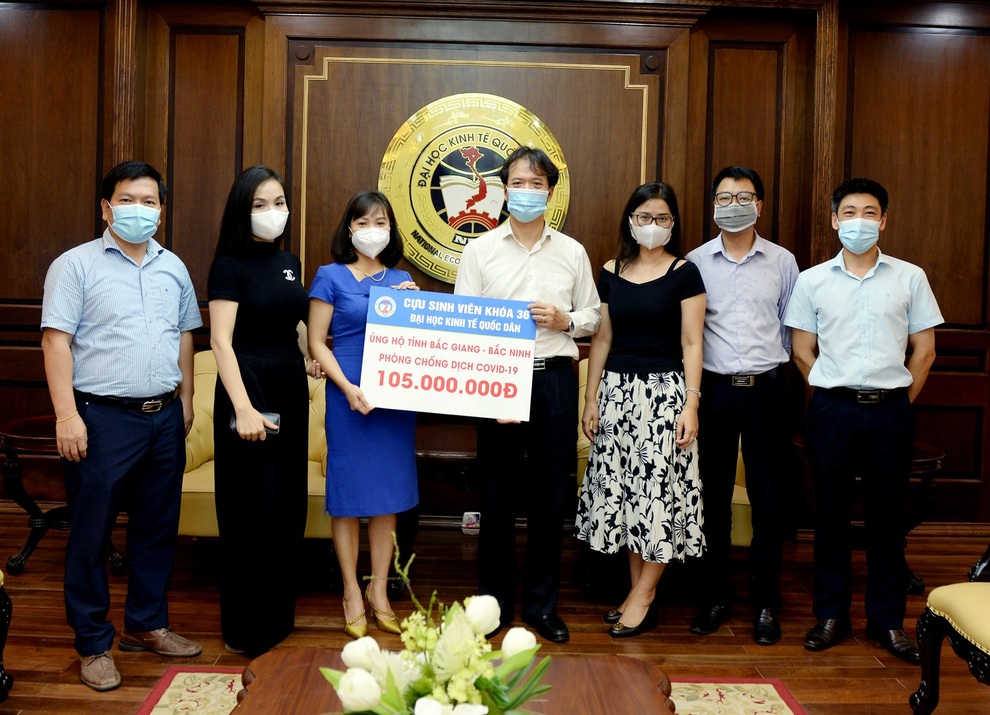 ĐH Kinh tế Quốc dân chi 8 tỷ đồng mua vắc xin cho giảng viên, sinh viên - 2