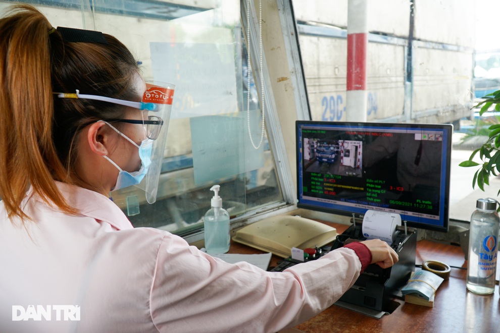 Hà Nội: Trạm thu phí tại vùng 2 hoạt động trở lại sau 45 ngày tạm dừng - 2 Hà Nội: Trạm thu phí tại vùng 2 hoạt động trở lại sau 45 ngày tạm dừng - 2