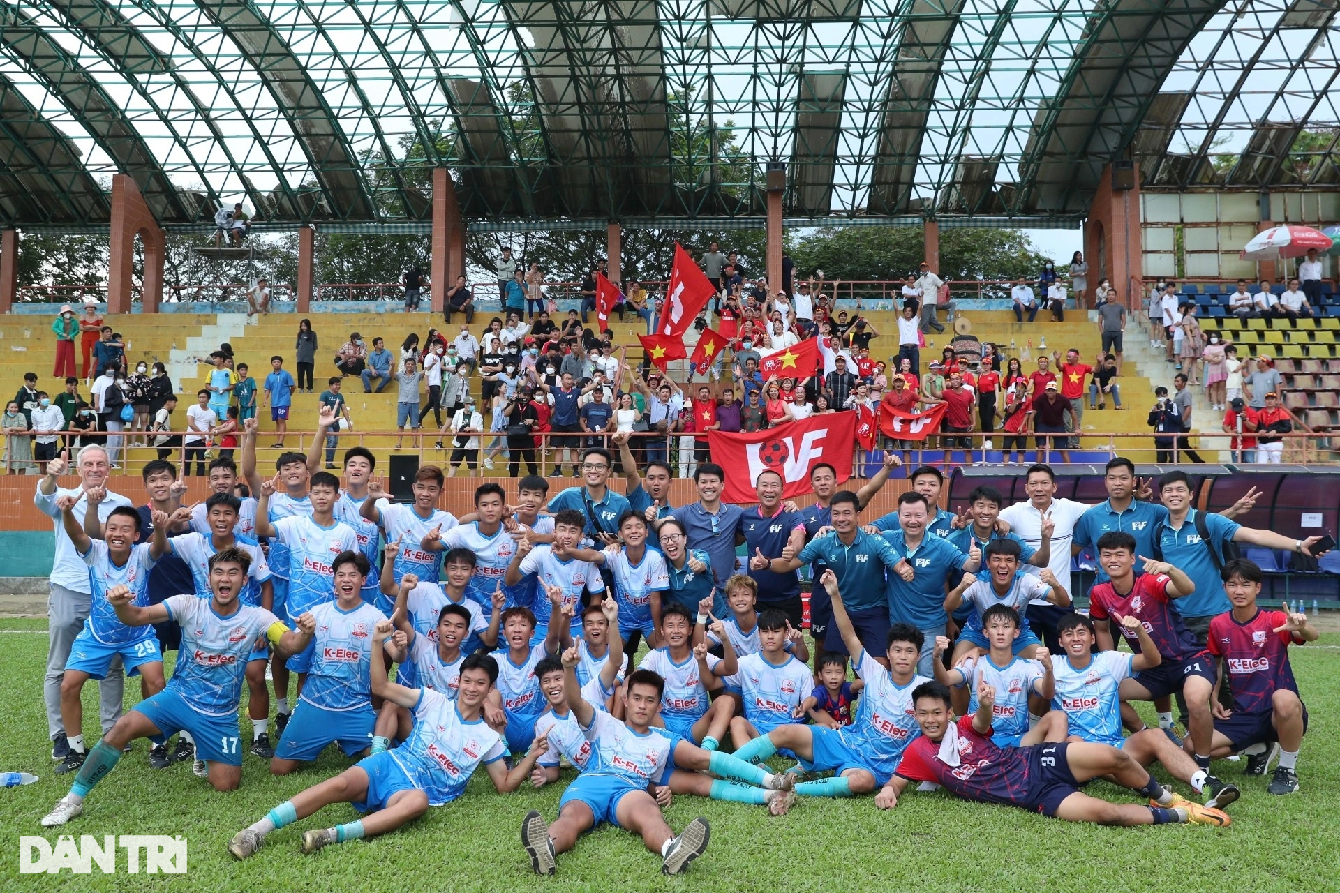 Đánh bại U17 Sài Gòn 2-0, đội U17 PVF lên ngôi vô địch U17 Quốc gia - 12 Đánh bại U17 Sài Gòn 2-0, đội U17 PVF lên ngôi vô địch U17 Quốc gia - 12