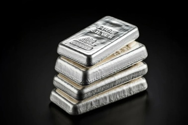 Bạc tăng sốc 102%, trở thành kênh đầu tư “nóng” nhất năm 2025