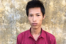 Dùng clip nhạy cảm ép cưỡng dâm bé gái 13 tuổi