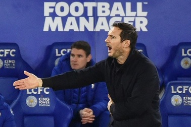 Như ngồi trên đống lửa, HLV Lampard thừa nhận sắp bị "trảm"