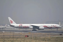 Máy bay Trung Quốc chở 265 người hạ cánh khẩn cấp do trục trặc động cơ