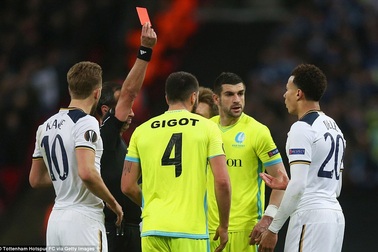 Dele Alli báo hại, Tottenham bị loại khỏi Europa League