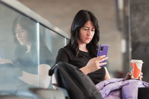 Sinh viên đại học ở Mỹ bị dọa giữ bằng tốt nghiệp vì… nợ 1 xu