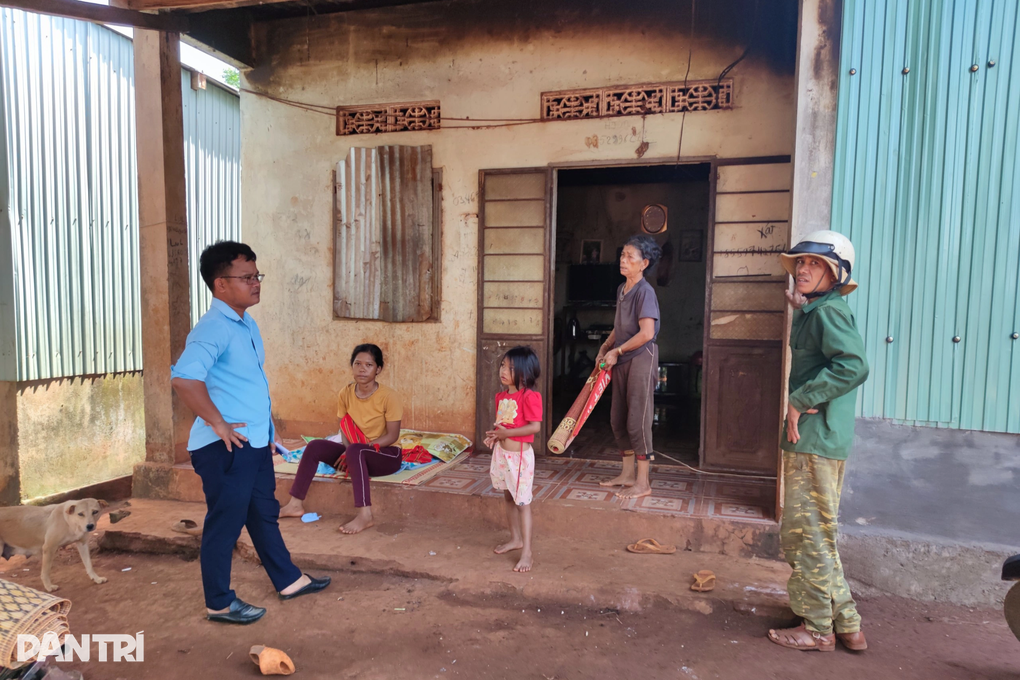 Trai nghèo bỏ vợ bầu, mẹ góa, bán mạng vì mộng kiếm việc ngàn đô - 3 Trai nghèo bỏ vợ bầu, mẹ góa, bán mạng vì mộng kiếm việc ngàn đô - 3