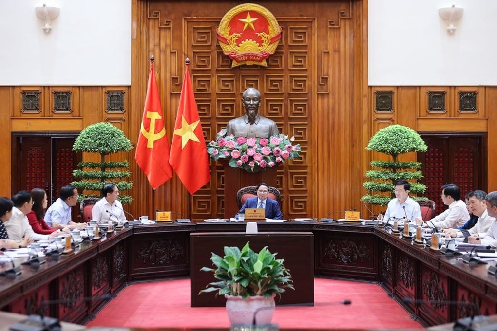 Thủ tướng: Vươn lên từ bàn tay, khối óc, mảnh đất, khung trời, cửa biển - 1 Thủ tướng: Vươn lên từ bàn tay, khối óc, mảnh đất, khung trời, cửa biển - 1