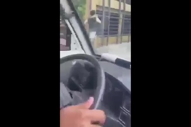 Người đàn ông bỏ chạy khi đang tập thể dục bị lực lượng chức năng phát hiện