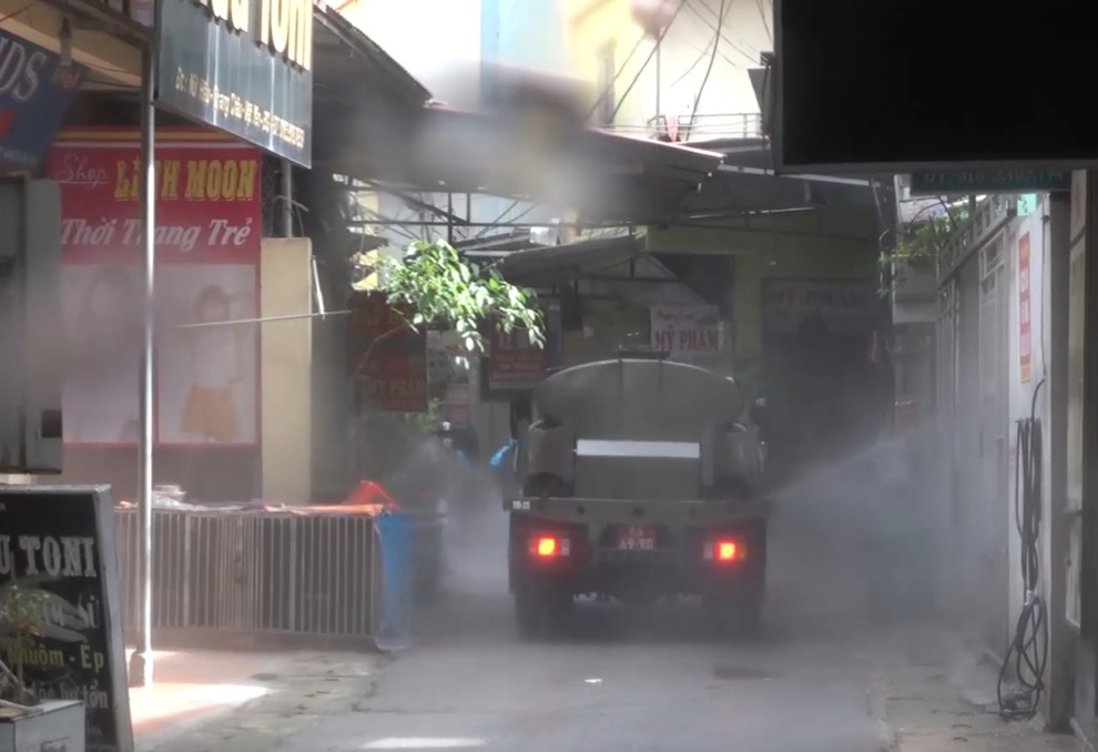 Bắc Giang: Phun khử khuẩn, làm sạch ổ dịch huyện Việt Yên - 2 Bắc Giang: Phun khử khuẩn, làm sạch ổ dịch huyện Việt Yên - 2