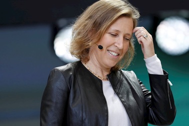 CEO YouTube lần đầu lên tiếng về nạn bình luận ấu dâm dưới video trẻ em