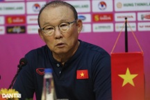 HLV Park: "Không tuyển thủ Việt Nam nào chắc suất dự AFF Cup"