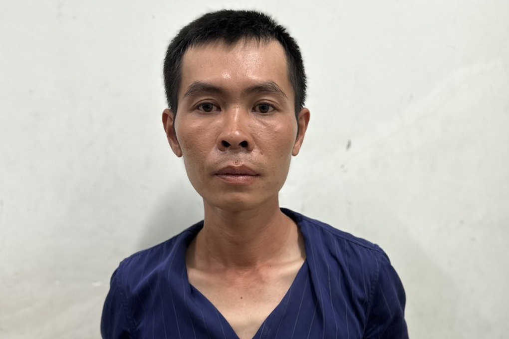 Bắt kẻ giả vờ mua lắc vàng rồi cướp ở Long An - 1 Bắt kẻ giả vờ mua lắc vàng rồi cướp ở Long An - 1