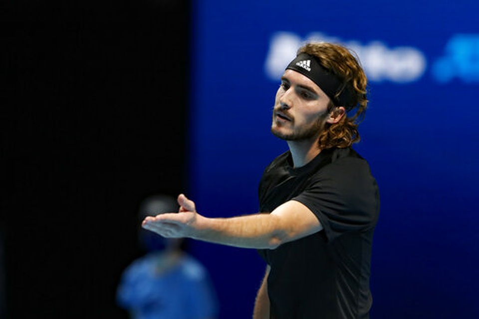 ATP Finals: Đánh bại Tsitsipas, Nadal vào bán kết - 2 ATP Finals: Đánh bại Tsitsipas, Nadal vào bán kết - 2