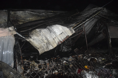 Chợ lớn ở Bình Định cháy to ngày giáp Tết