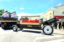 Đưa linh cữu nguyên Chủ tịch nước Trần Đức Lương về quê nhà Quảng Ngãi