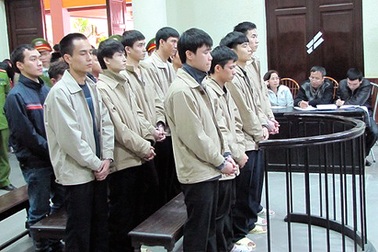 Giải quyết mâu thuẫn nhỏ bằng… một mạng người