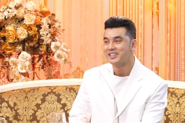 Ca sĩ Ưng Hoàng Phúc đang sở hữu những công ty nào?