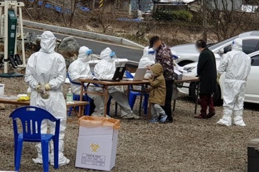 Ca Covid-19 tăng cao nhất, Hàn Quốc bùng phát ổ dịch giáo phái