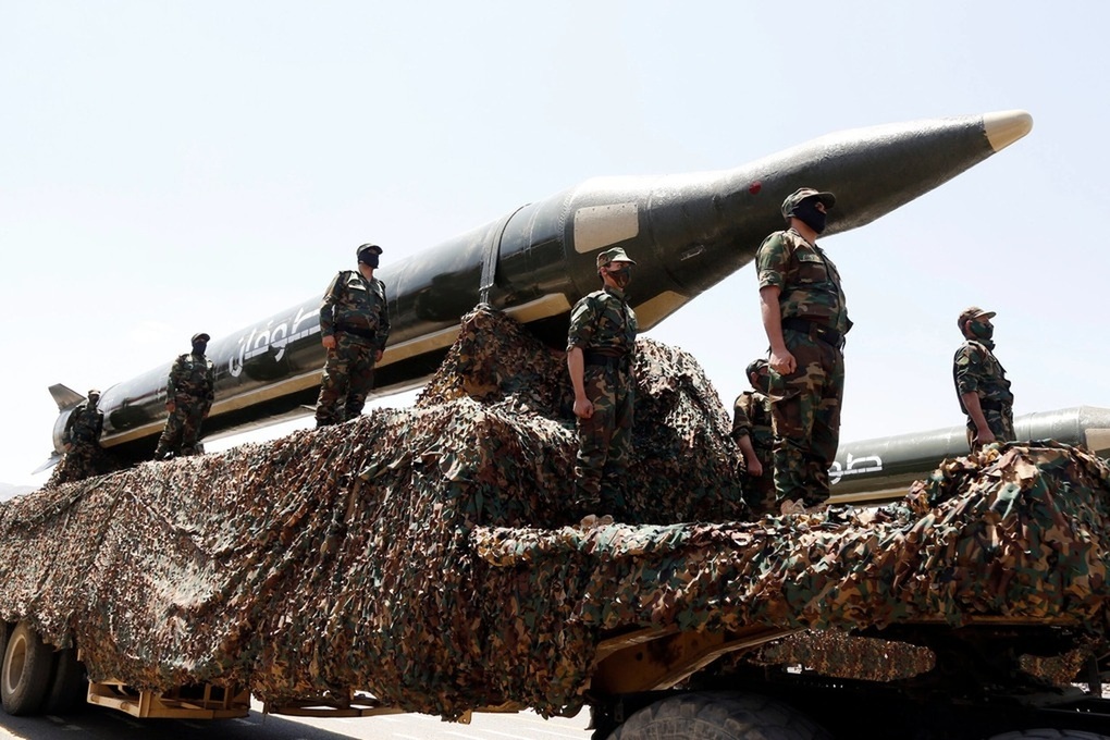 Houthi bắn tên lửa, tuyên bố cấm tàu Israel vào biển Đỏ - 1