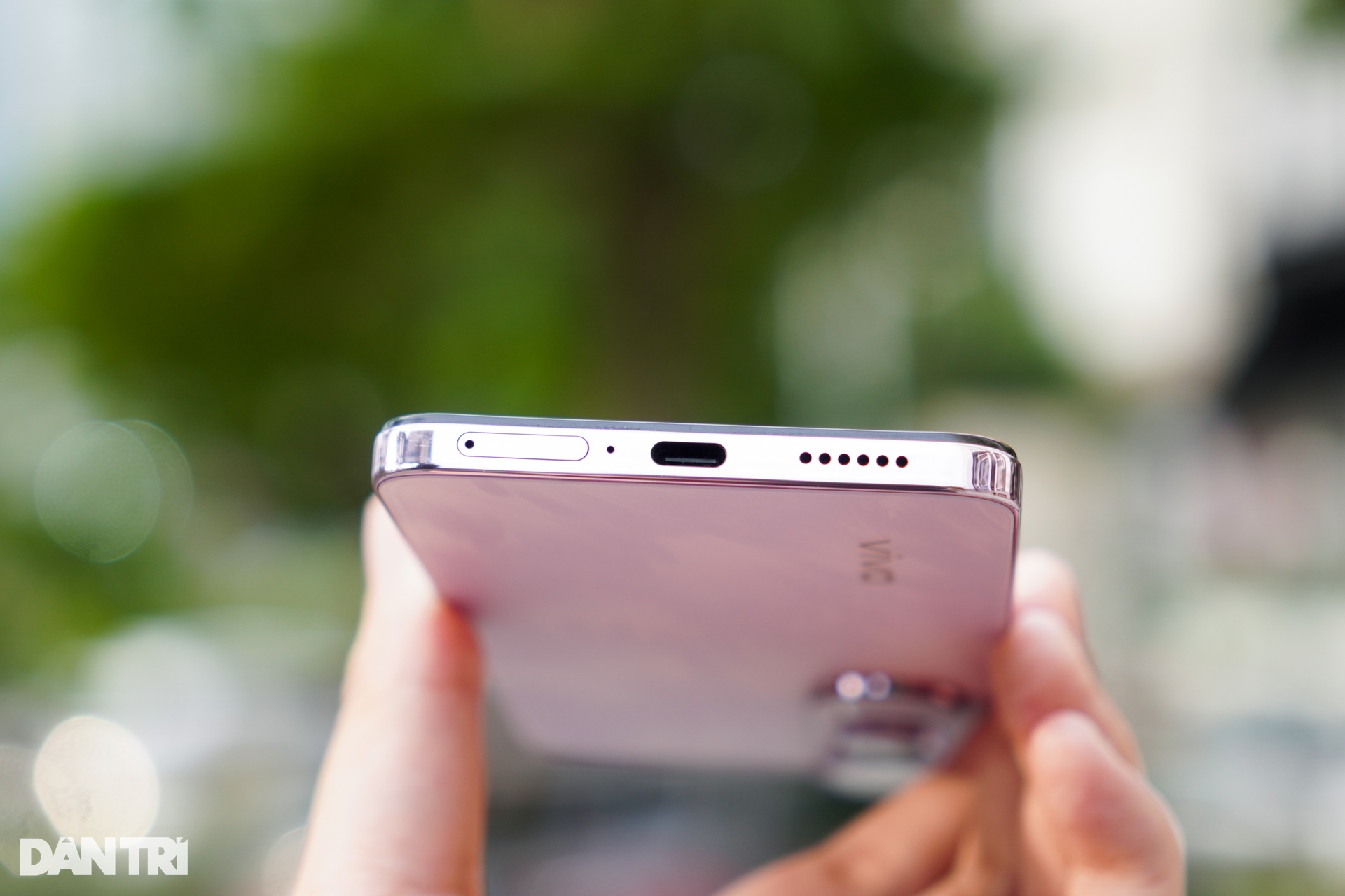 Đánh giá Vivo V50 Lite 5G: Pin khoẻ, hiệu suất trung bình - 4 Đánh giá Vivo V50 Lite 5G: Pin khoẻ, hiệu suất trung bình - 4