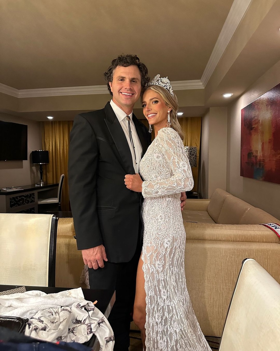 Sinh 8 con, chồng giàu không cho thuê giúp việc, 9X gây bão mạng là ai? - 2