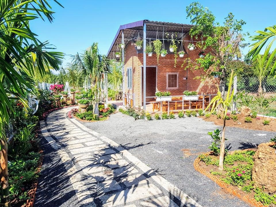 Ông bố trẻ ở Đắk Lắk làm nhà vườn đổi gió đẹp mê chỉ 160 triệu đồng - 1 Ông bố trẻ ở Đắk Lắk làm nhà vườn đổi gió đẹp mê chỉ 160 triệu đồng - 1